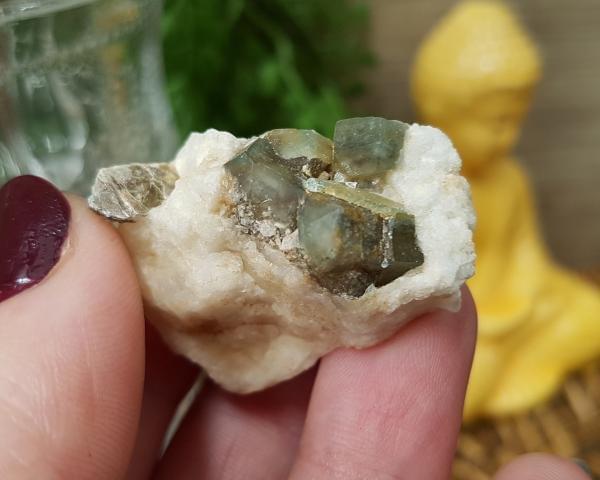 Apatita - Bruta - Apatita no Feldspato 21g -2