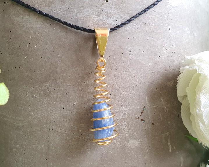 Quartzo Azul - Jóias e Semijoias - Pingente de Quartzo Azul Banhado a Ouro 0