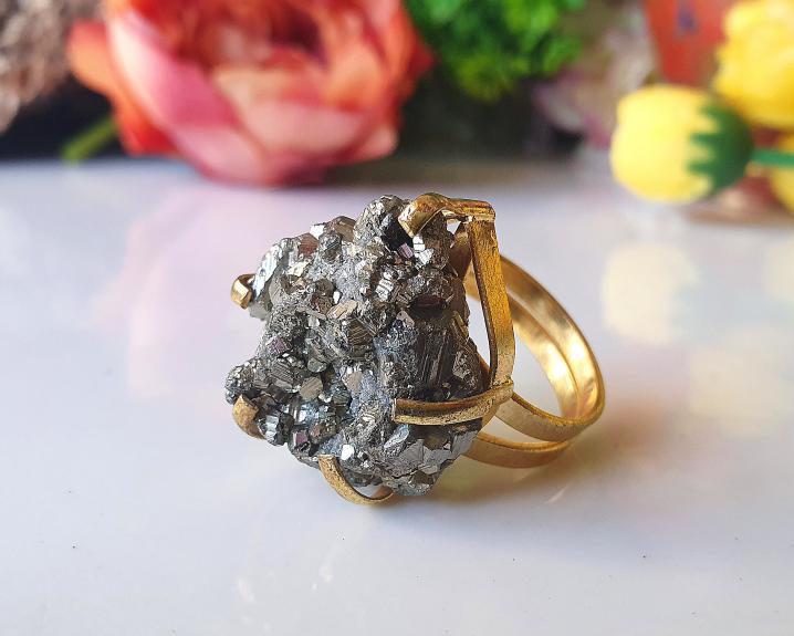 Anel de Pirita Banhado a Ouro (Ajust&aacute;vel)