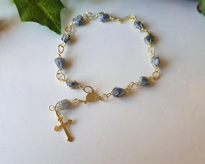 Pulseira Terço de Quartzo Azul Banhada a Ouro