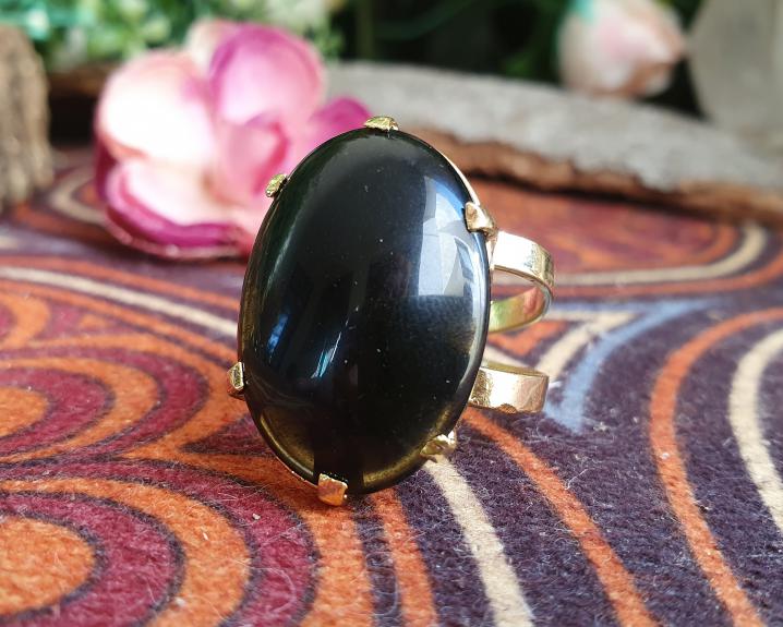Anel de Obsidiana Negra Banhado a Ouro  (Ajust&aacute;vel)