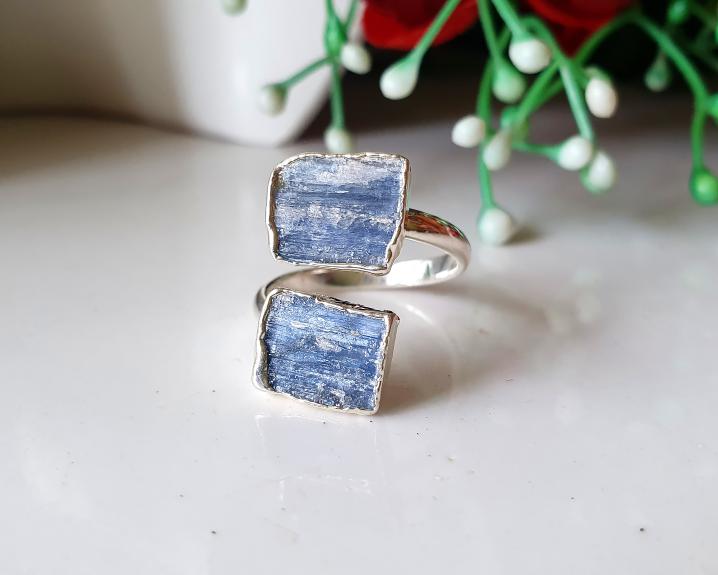 Anel Duplo de  Cianita Azul Banhado a Prata (Ajustável)