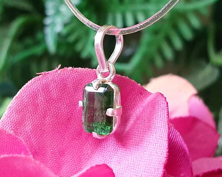 Pingente de Turmalina Verde em Prata 950