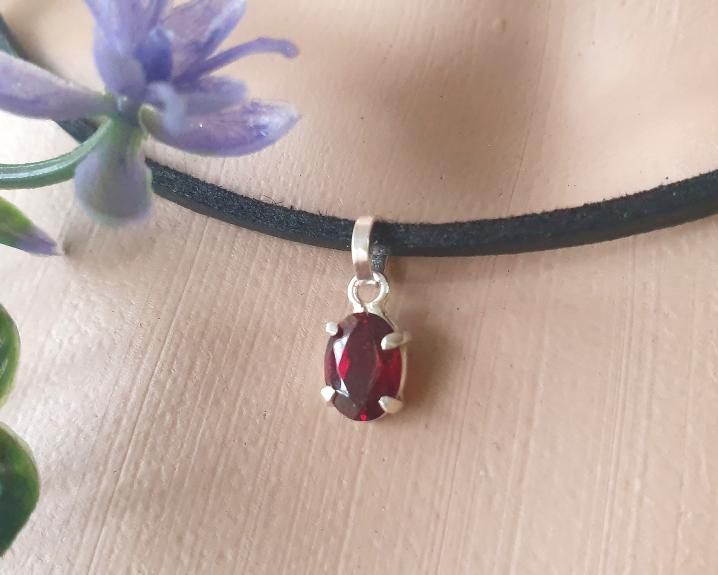 Pingente de Granada em Prata