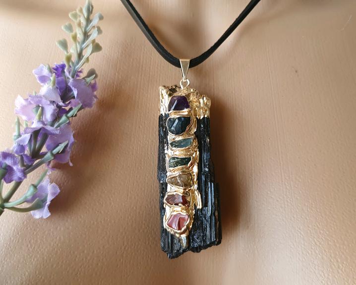 Pingente dos 7 Chakras em Turmalina Negra