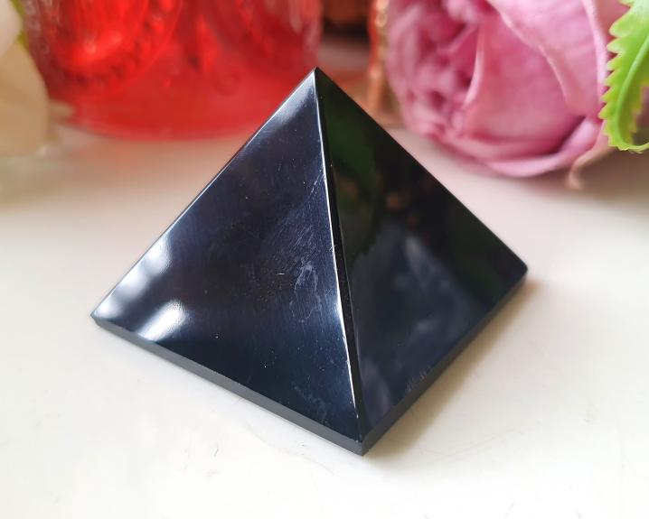 Pirâmide de Obsidiana Negra 80g