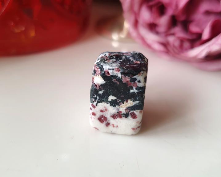 Kakortokita "Sangue de Lopar" (RARO) 9g