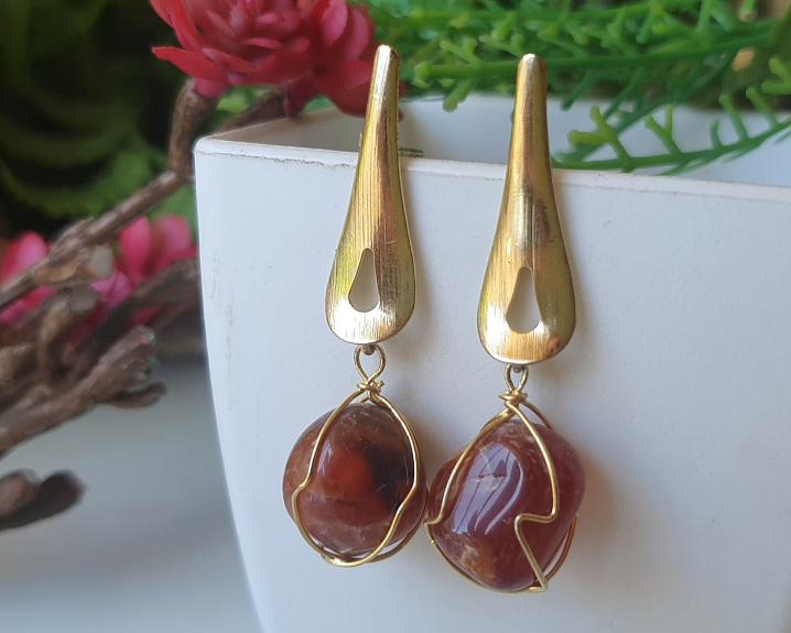 Brincos de &Aacute;gata Banhados a Ouro