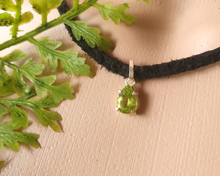 Pingente de Turmalina Verde em Prata