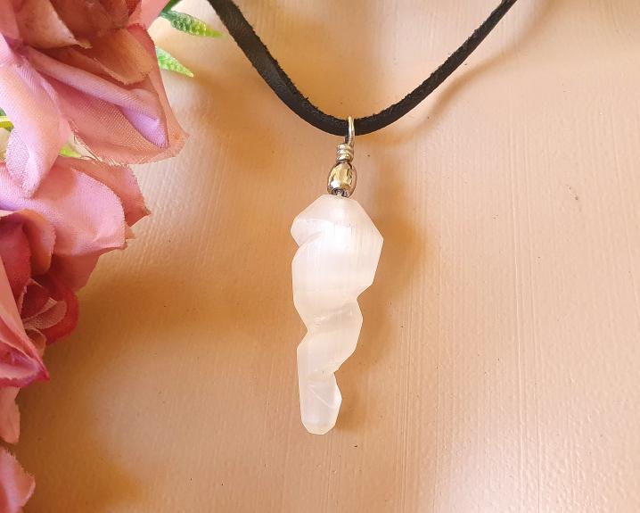 Pingente de Selenita