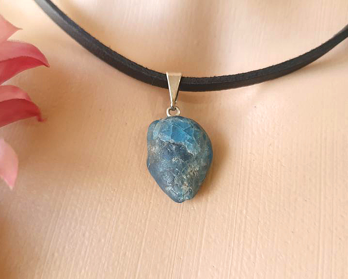 Pingente de Apatita Banhado a Prata