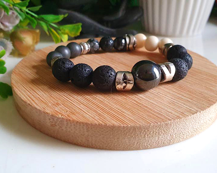 Mistas - Jóias e Semijoias - Pulseira "Áurea de Plutão" de Hematita, Obsidiana Flocos , Pedra Vulcânica e Semente de Açaí 0