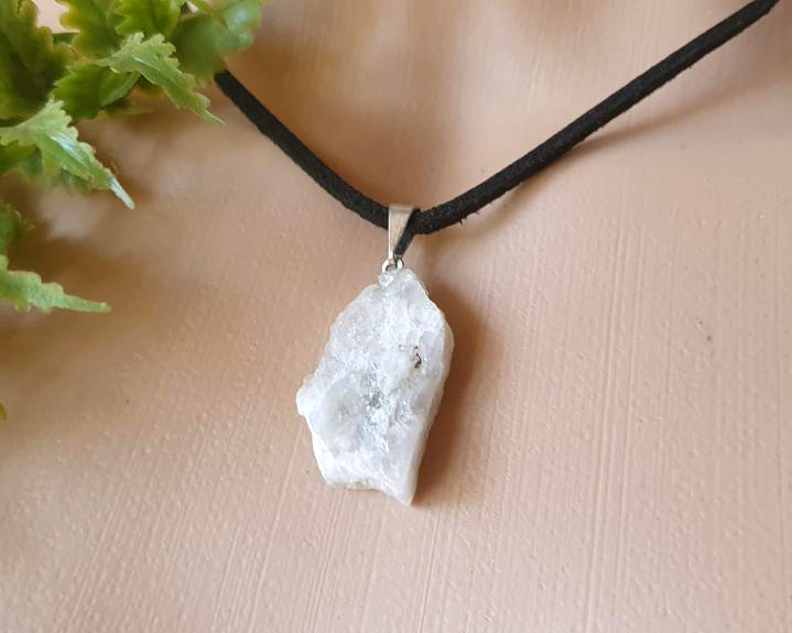 Pingente de Pedra da Lua Bruta