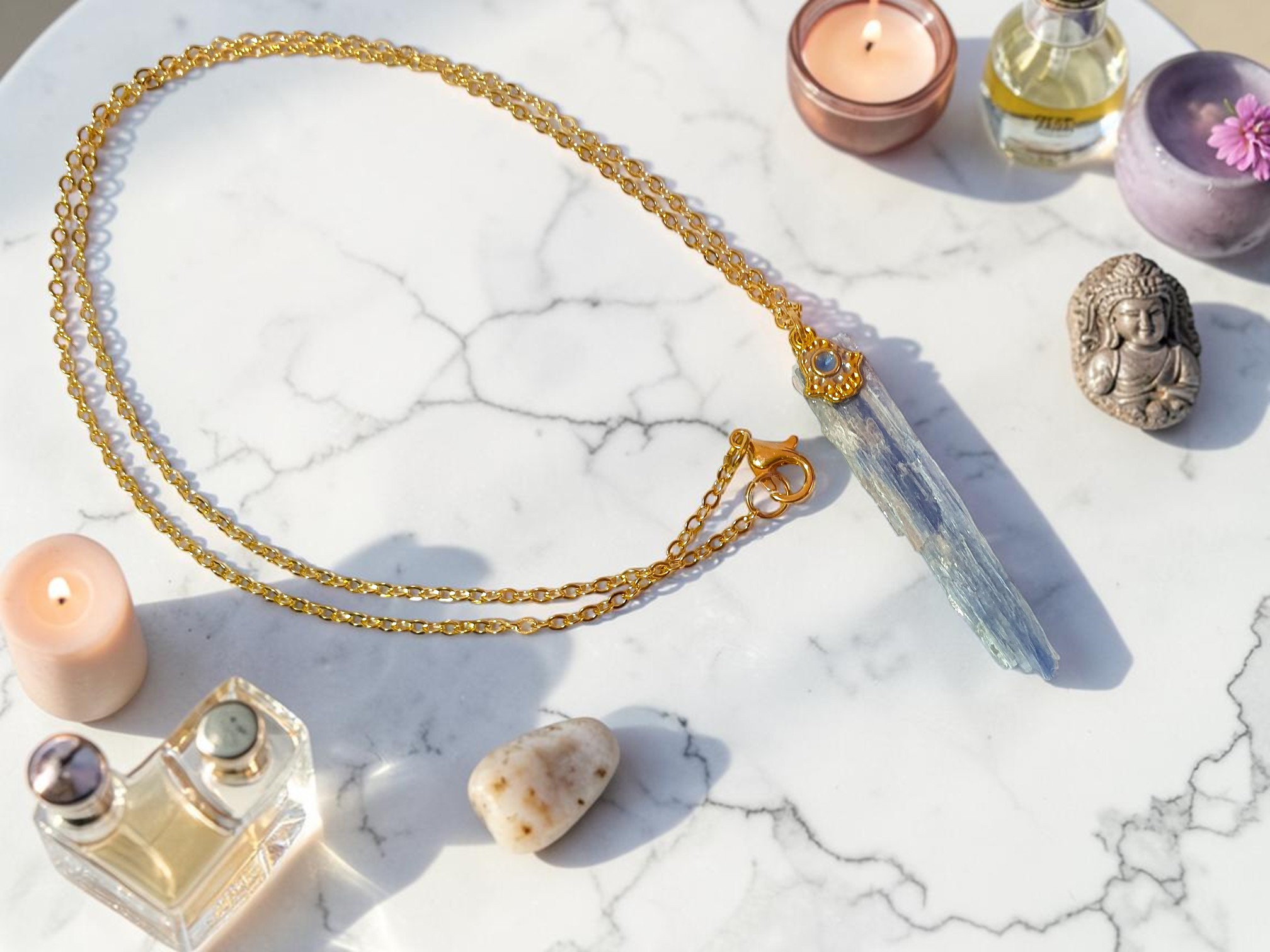 Colar de Cianita Azul em A;o Inox Dourado