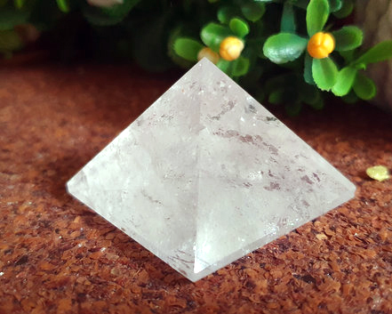 Pirâmide de Cristal  64g