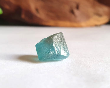 Cristal de Apatita Azul Bruta
