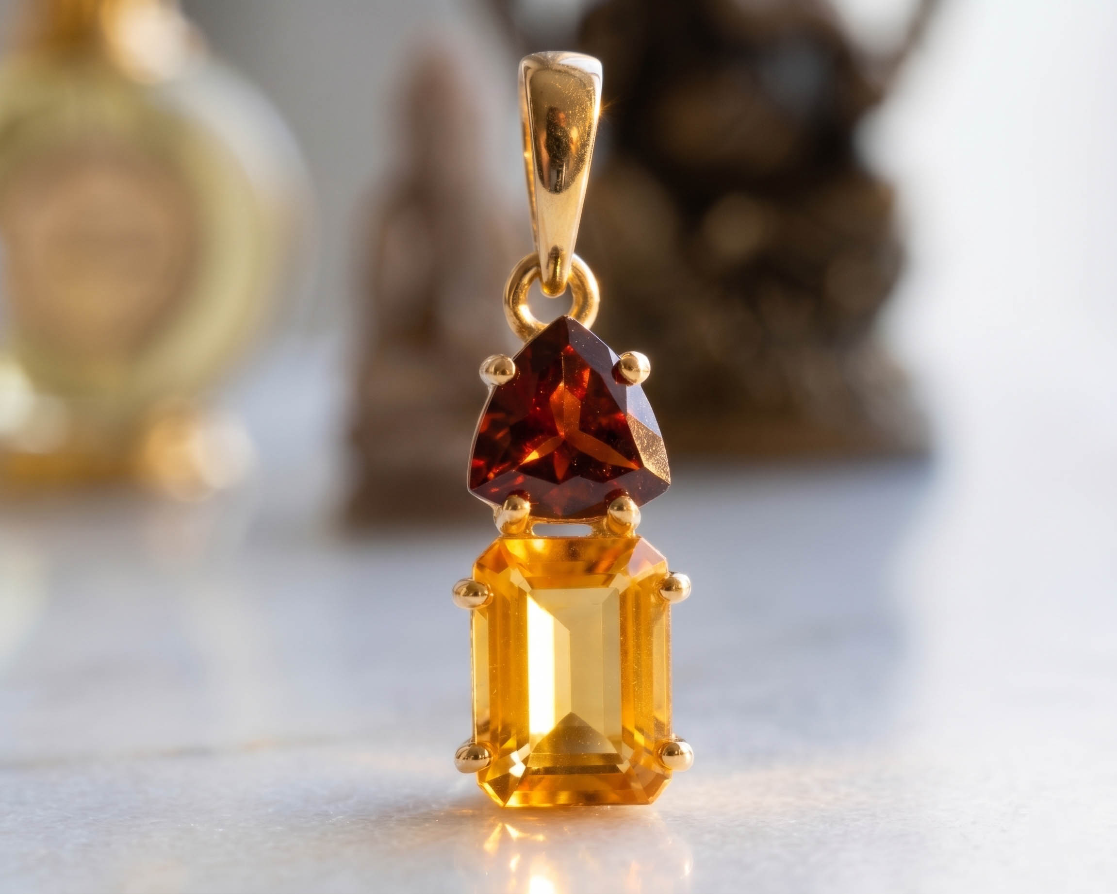 Pingente de Citrino  e  Granada Banhado a Ouro Especial