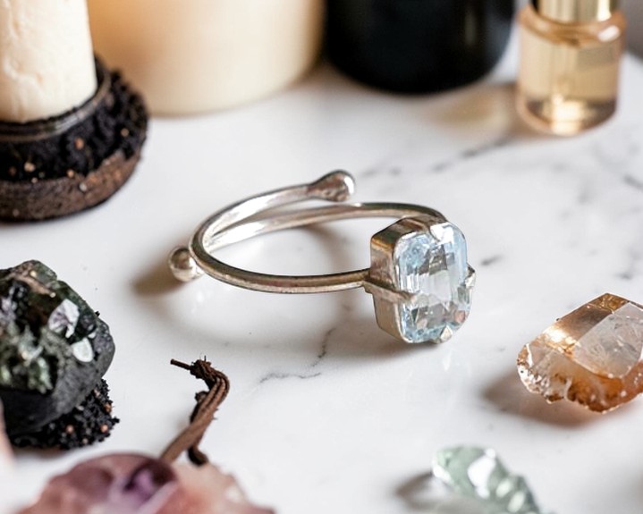 Anel de Água Marinha em Prata (ajustável)