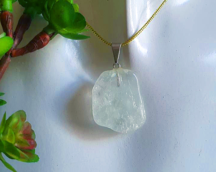 Pingente de &Aacute;gua Marinha Cristalizada Banhado a Prata