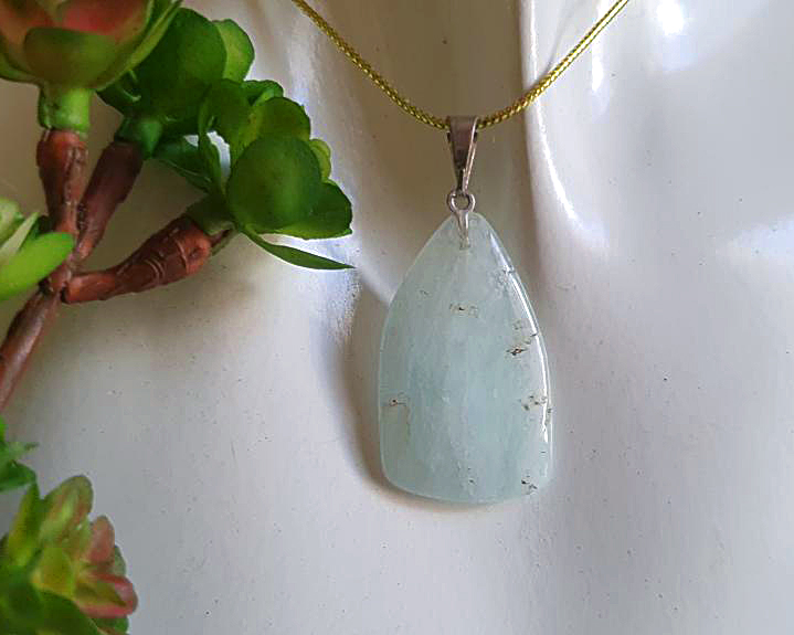 Pingente de Água Marinha Cristalizada Banhado a Prata