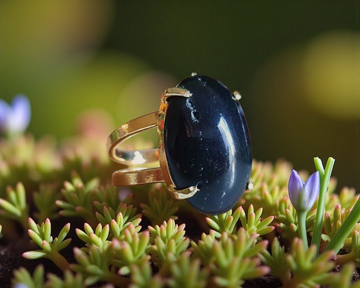 Anel de Obsidiana Negra Banhado a Ouro  (Ajust&aacute;vel)