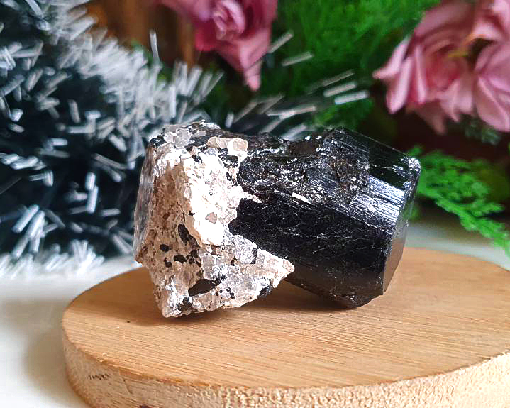 Turmalina Negra Cristalizada com Terminação Natural (RARO) 100g