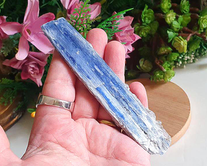 Cianita Azul - Bruta - Espada de Cianita Azul Cristalizada Especial 46g -1