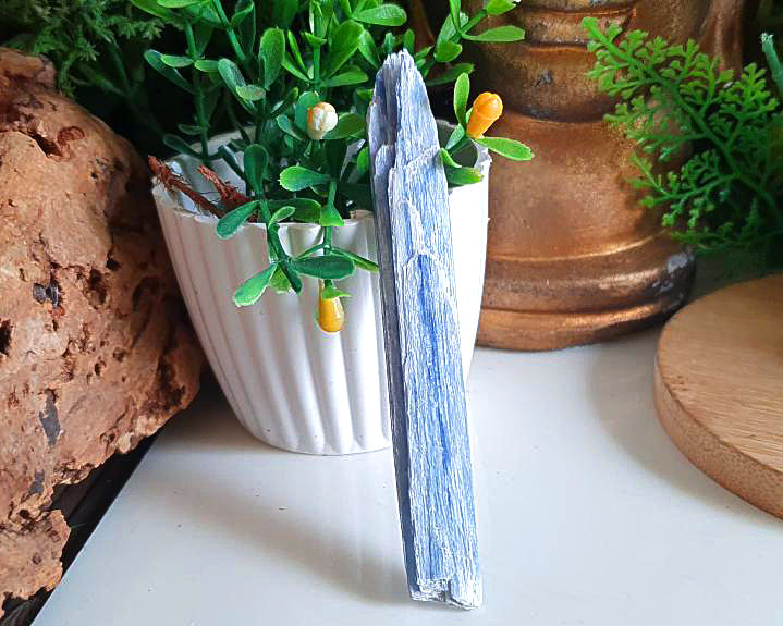 Espada de Cianita Azul Cristalizada Especial 18g