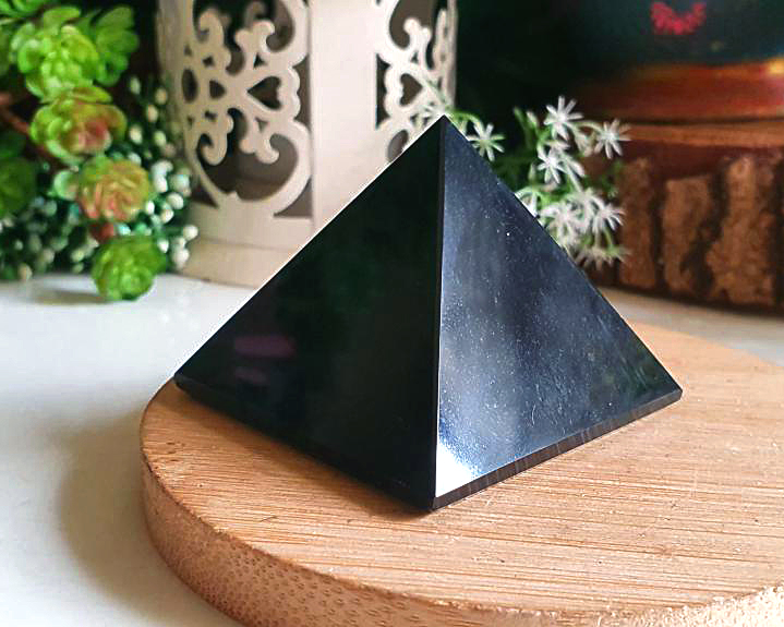 Pirâmide de Obsidiana Negra  96g