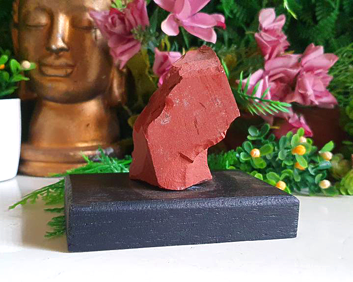 Jaspe Vermelho Bruto  na Base de Madeira 256g