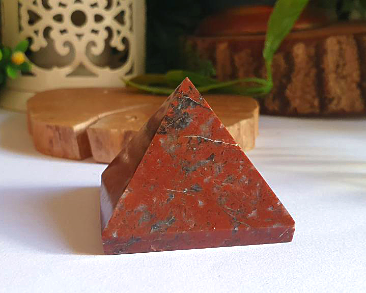 Pirâmide de Jaspe Vermelho 59g