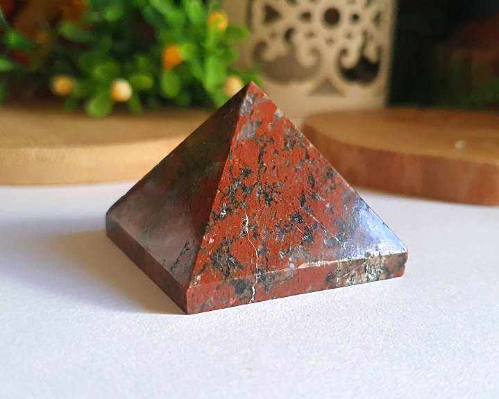 Pirâmide de Jaspe Vermelho 63g