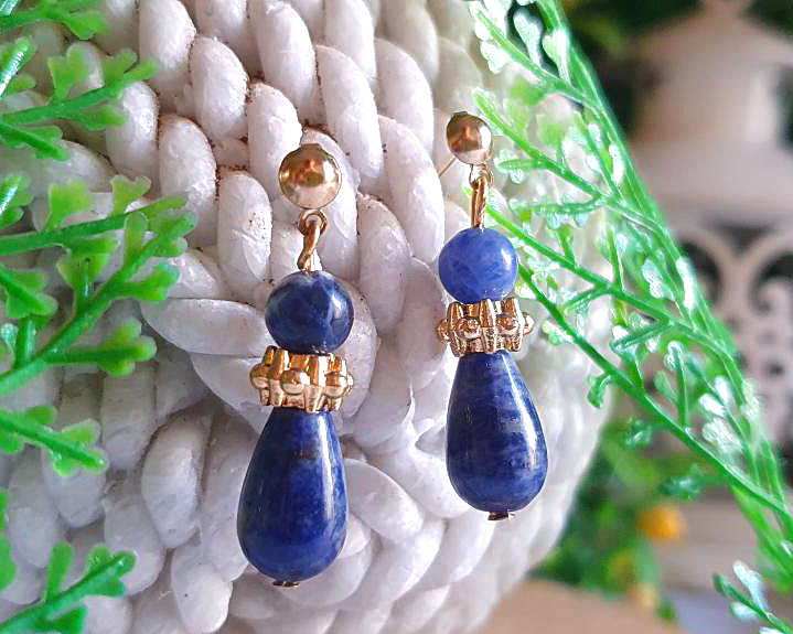 Brincos de Sodalita Banhados a Ouro - Lágrimas de Toth-