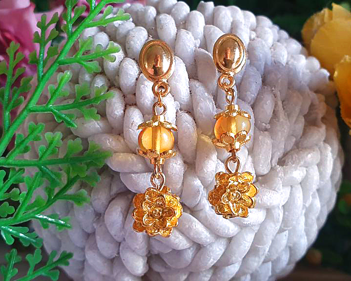 Brincos de âmbar Golden Lotus