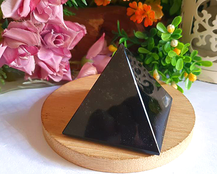 Pirâmide de Obsidiana Negra  141g