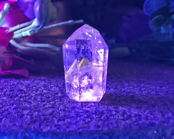 Ponta de Cristal Powelite (Brilha na Luz Negra UV) RARO 10g