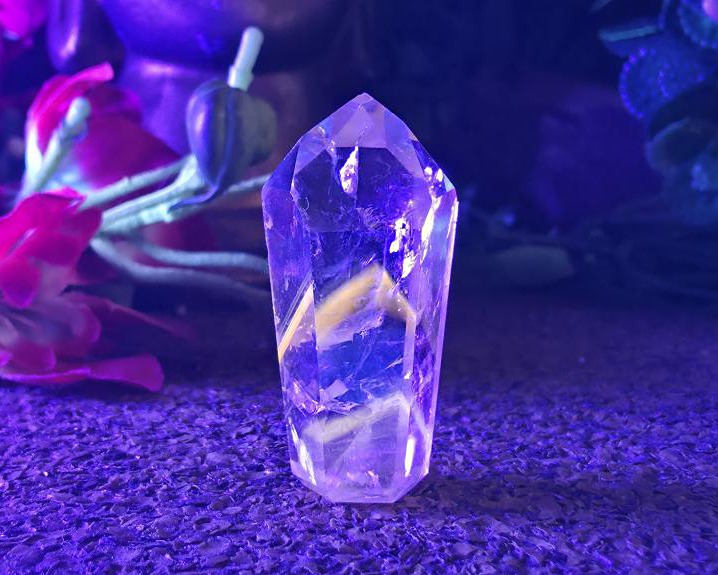 Ponta de Cristal Powelite (Brilha na Luz Negra UV) RARO 11g