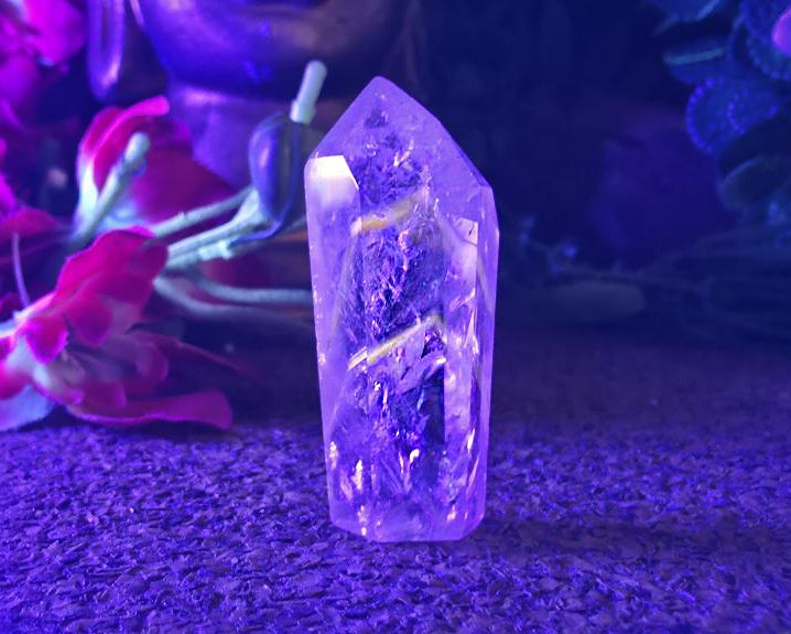 Ponta de Cristal Powelite (Brilha na Luz Negra UV) RARO 14g