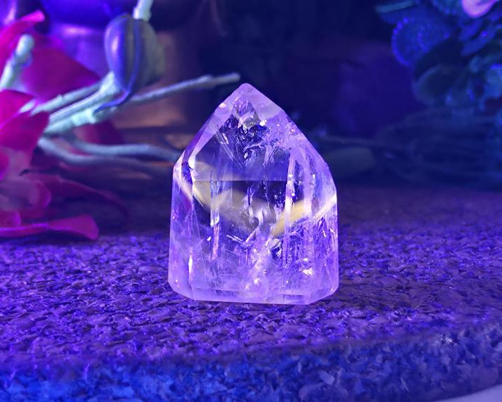 Ponta de Cristal Powelite (Brilha na Luz Negra UV) RARO 10g