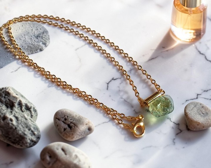 Colar de Água Marinha Cristalizada Especial em Aço Inox Dourado