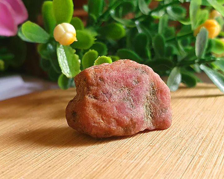 Rubi Autêntico  (Brilha na Luz Negra UV) 8g