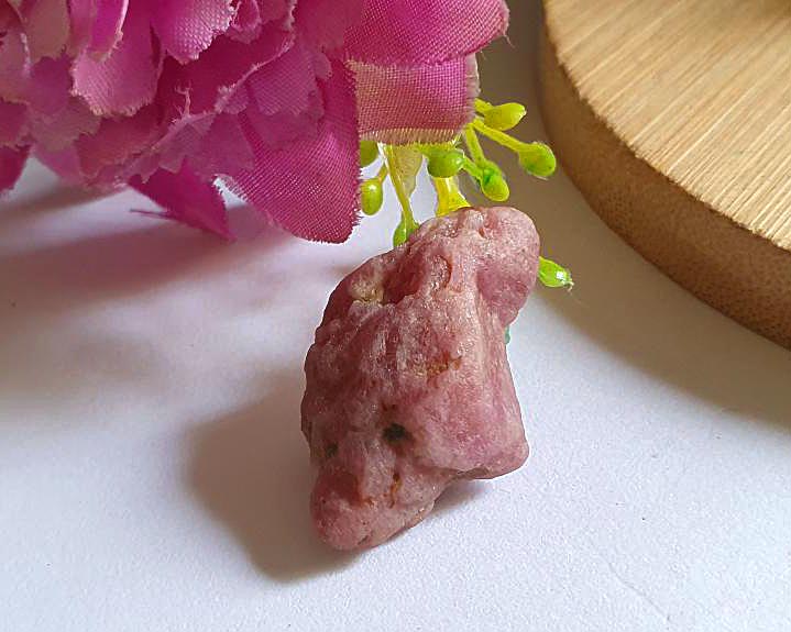 Rubi Autêntico  (Brilha na Luz Negra UV) 8g