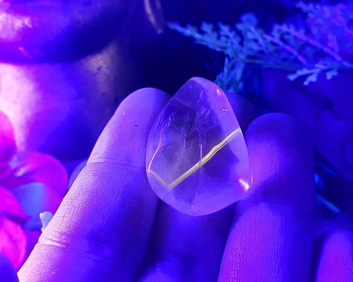 Cristal Powelite  Polido (Brilha na Luz Negra UV) RARO 10g