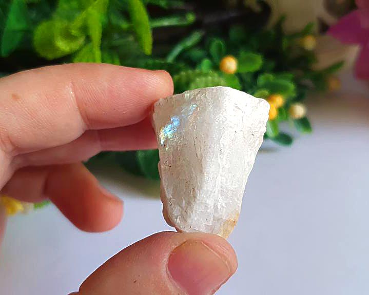 Pedra da Lua Bruta Iridescente 26g