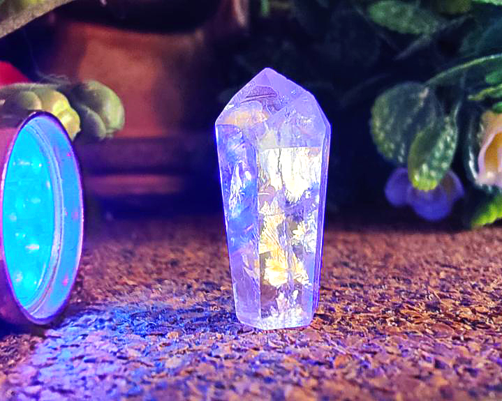 Ponta de Cristal Powelite (Brilha na Luz Negra UV) RARO 7g