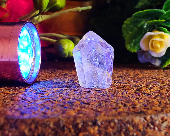 Ponta de Cristal Powelite (Brilha na Luz Negra UV) RARO 6g