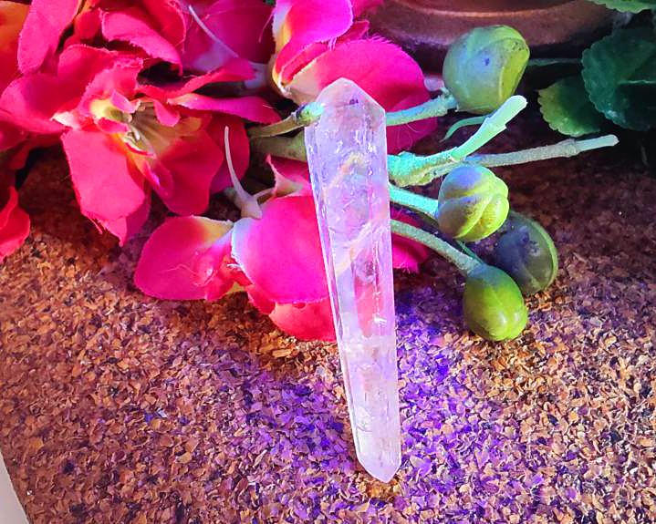 Biterminado de Cristal Powelite (Brilha na Luz Negra UV) RARO 17g