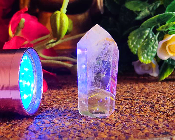 Ponta de Cristal Powelite (Brilha na Luz Negra UV) RARO 10g