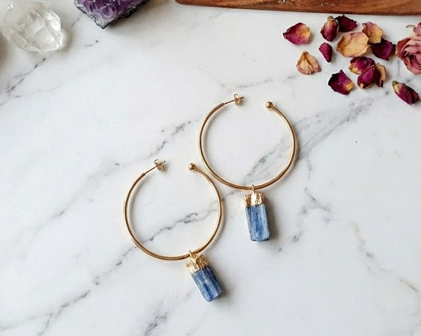 Brincos de Cianita Azul Banhados a Ouro